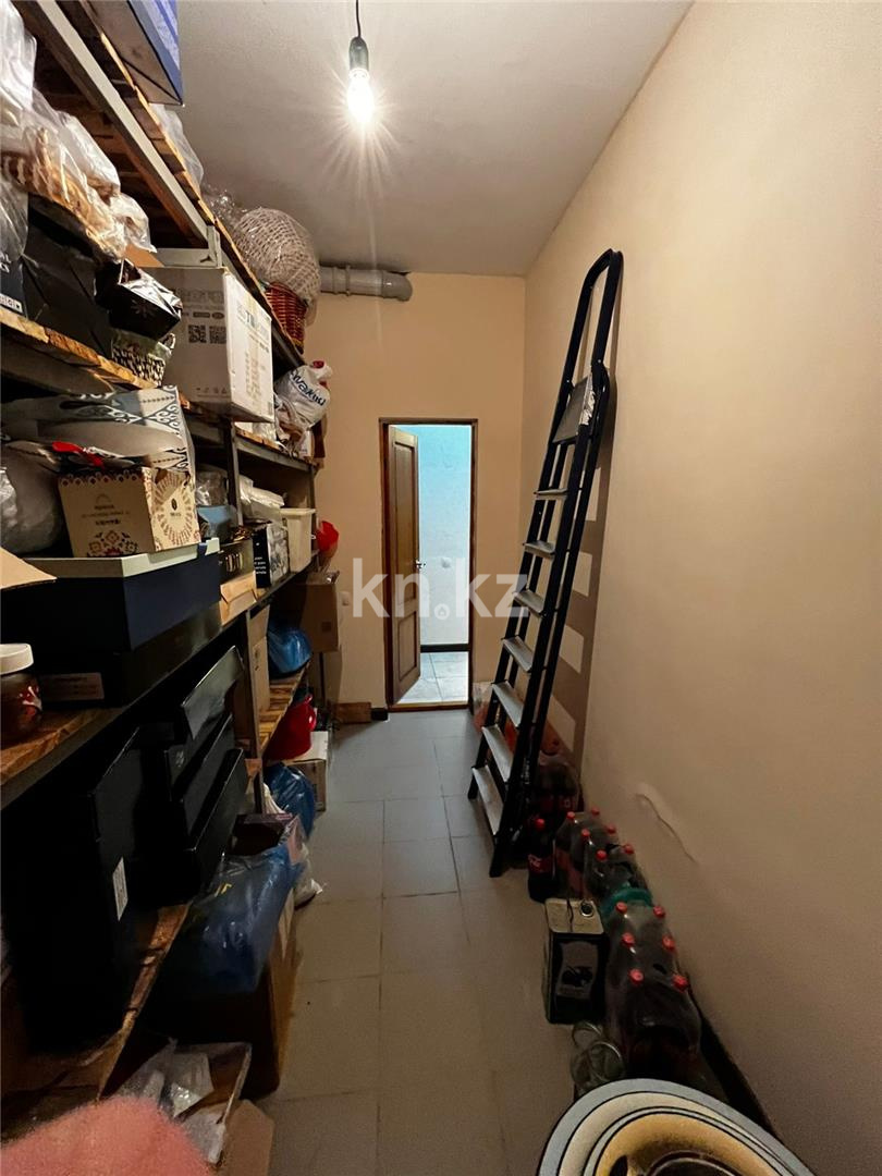 Продажа 9-комнатного дома, 370 м², Таугуль в Караганде - фото 32