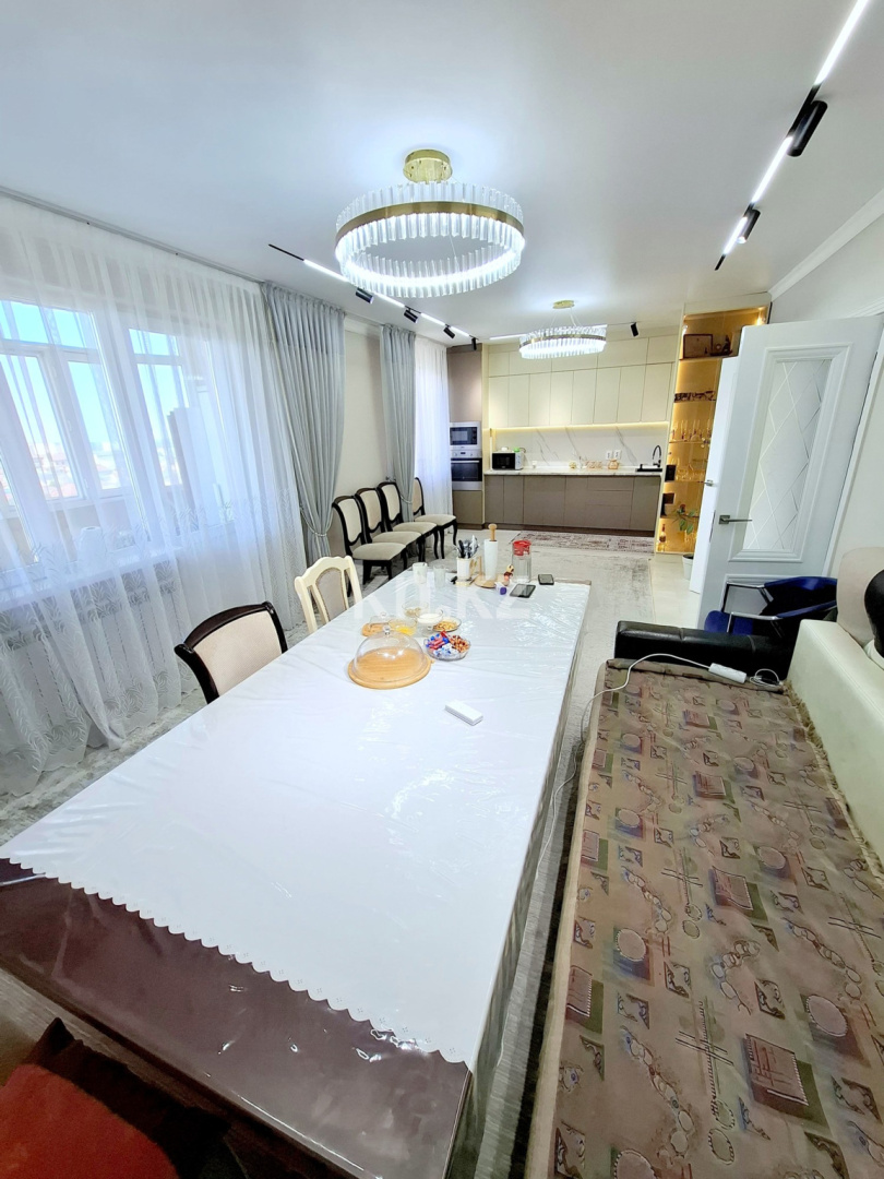 Продажа 5-комнатной квартиры, 160 м², мкр. Аксай-1а в Алматы