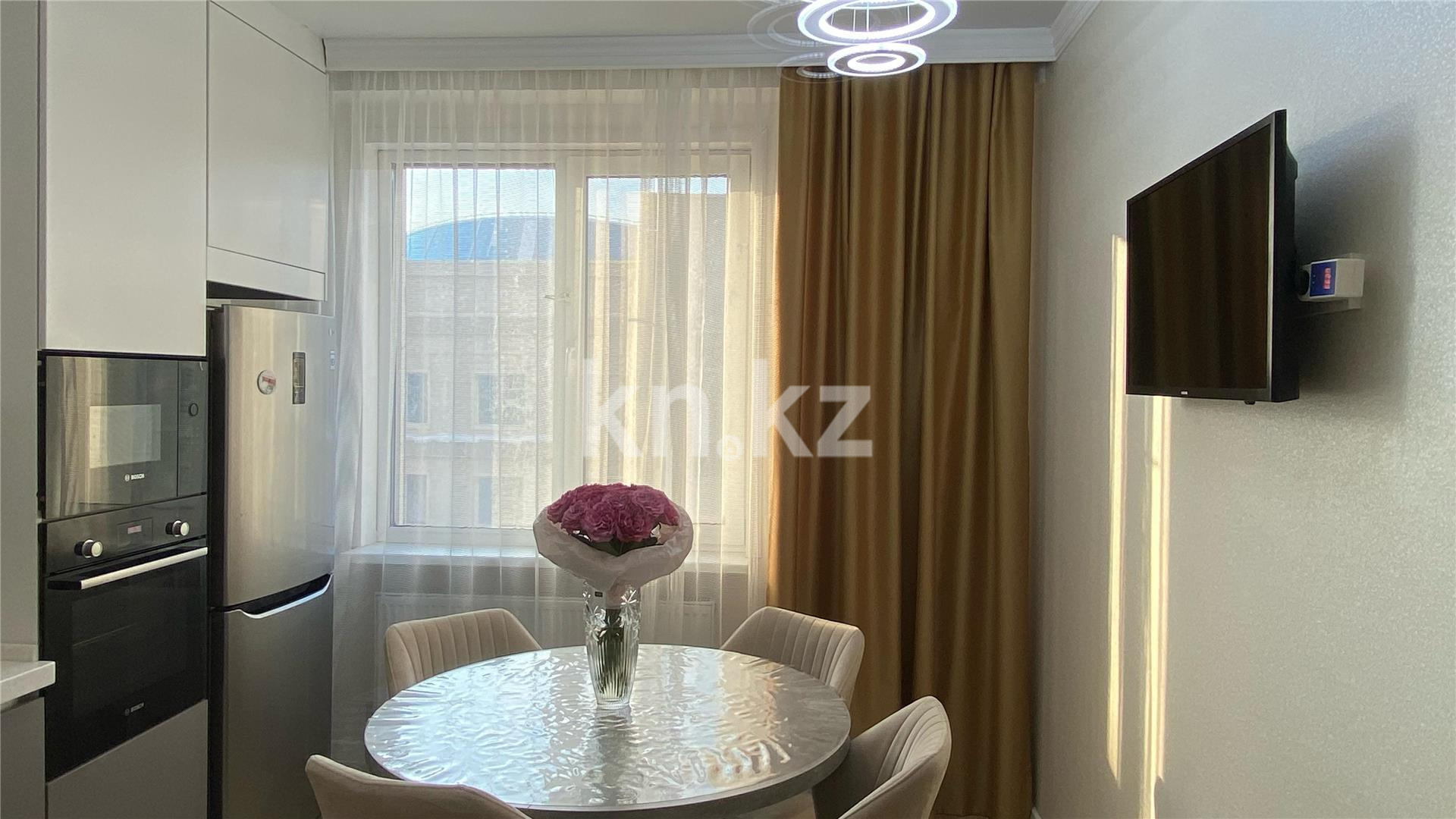 Продажа 3-комнатной квартиры, 83 м², ул. Аманжолова в Астане - фото 11