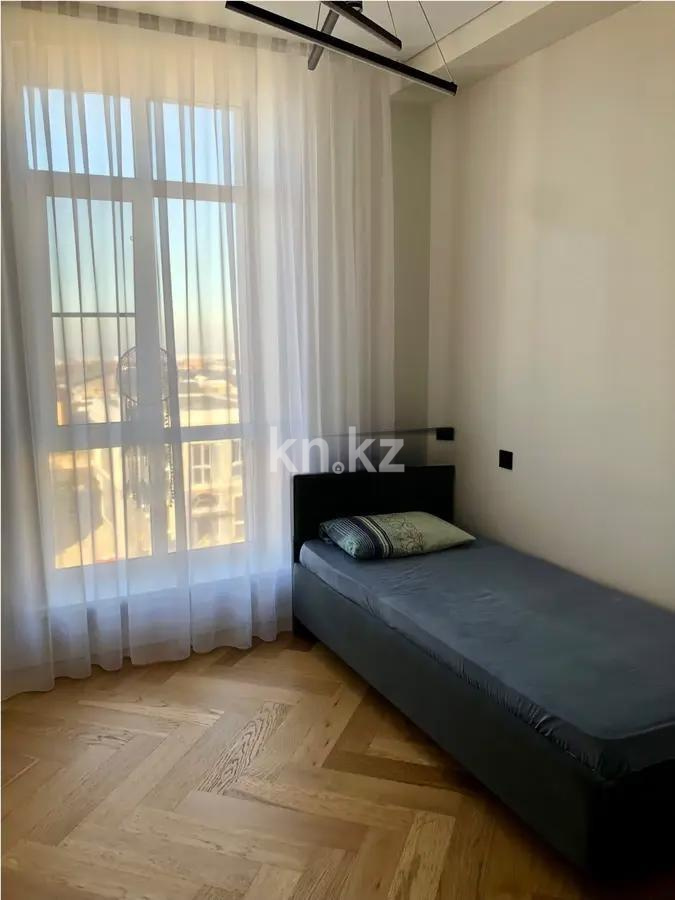 Продажа 3-комнатной квартиры, 80.6 м², мкр-н Нурлытау, дом  932 в Алматы