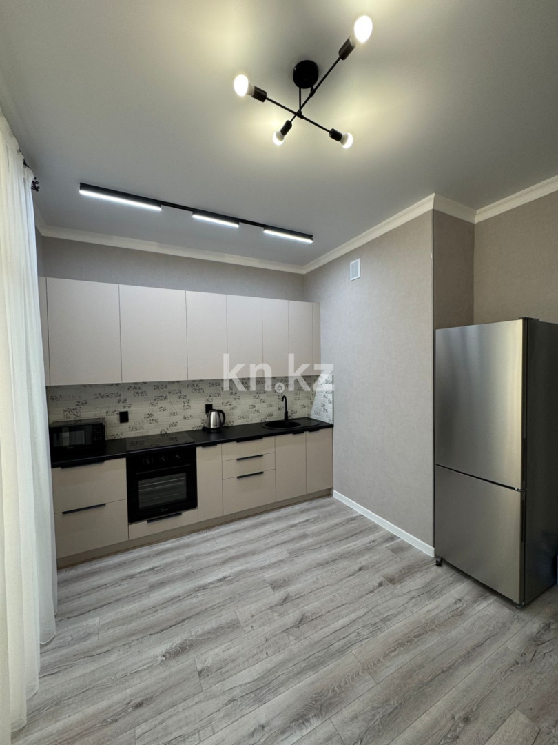 Аренда 2-комнатной квартиры, 61 м² в Астане