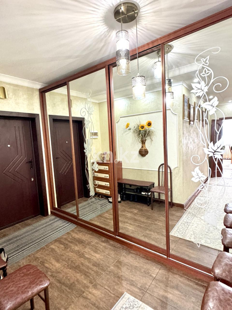 Продажа 4-комнатной квартиры, 140 м², ул. Иманбаевой, дом  7 в Астане - фото 3