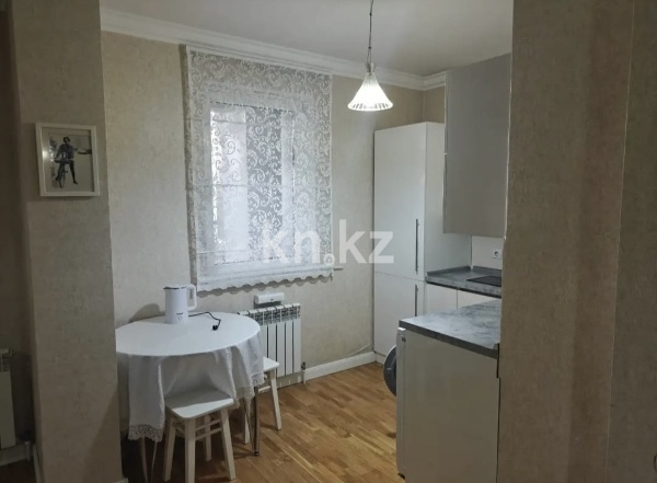 Аренда 1-комнатной квартиры, 40 м² в Астане
