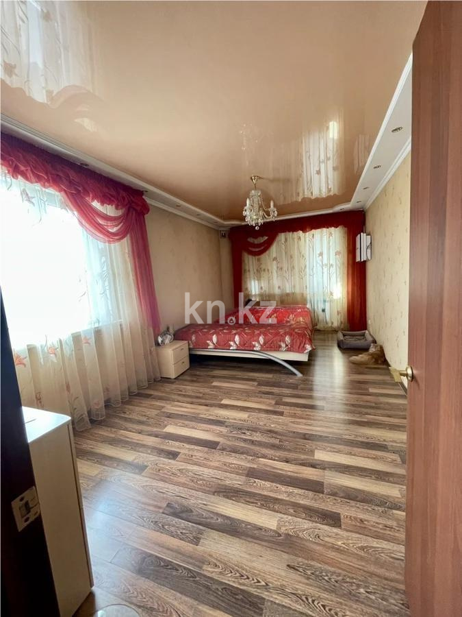 Продажа 3-комнатной квартиры, 69 м², 11а мкр., дом  20 в Караганде - фото 2