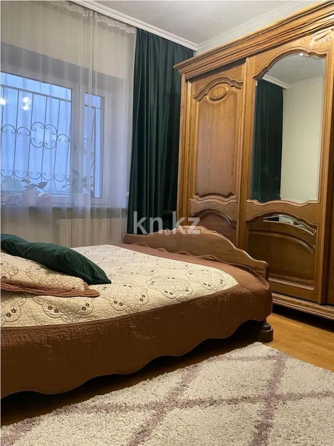 Продажа 3-комнатной квартиры, 70.5 м², ул. Валиханова, дом  32 в Алматы - фото 2