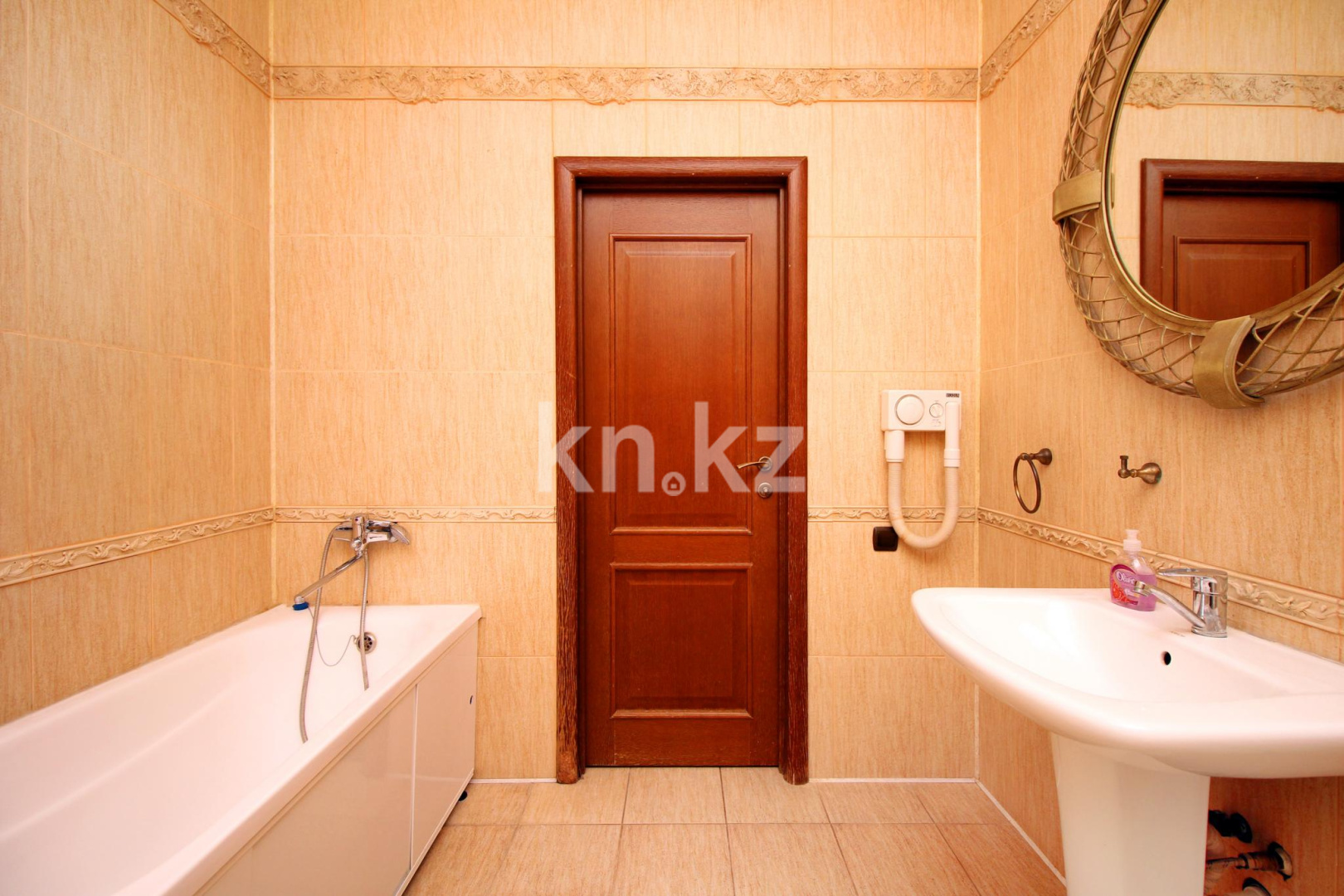 Аренда 2-комнатной квартиры посуточно, 80 м², Достык, дом  162 - ул. Жолдасбекова в Алматы - фото 18