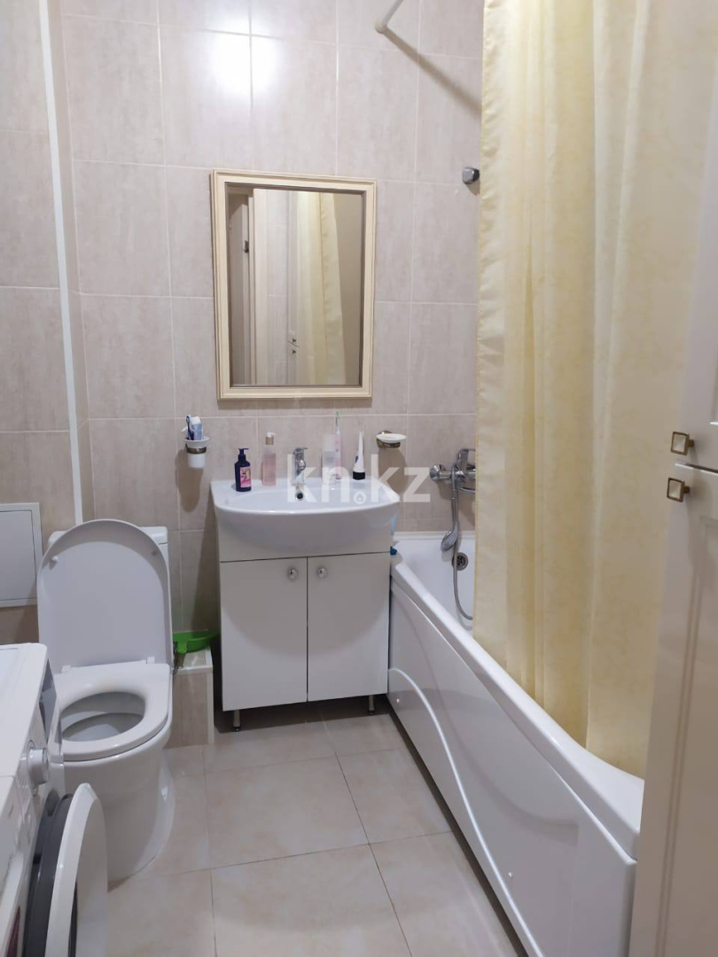 Аренда 1-комнатной квартиры, 50 м², ул. Аль-Фараби, дом  21/1 в Астане - фото 10