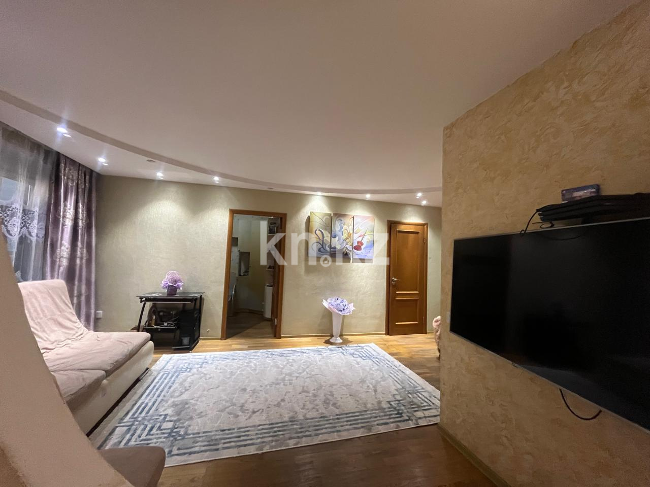 Продажа 4-комнатной квартиры, 76 м², пр. Республики, дом  18 в Караганде - фото 4