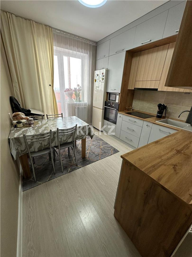 Продажа 2-комнатной квартиры, 70 м², ул. Момышулы в Караганде - фото 5