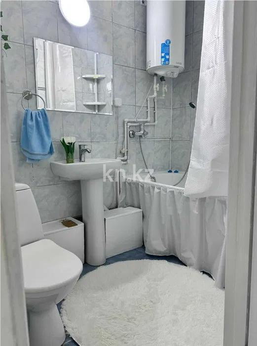 Продажа 3-комнатной квартиры, 63 м², 19 мкр., дом  47 в Караганде - фото 5