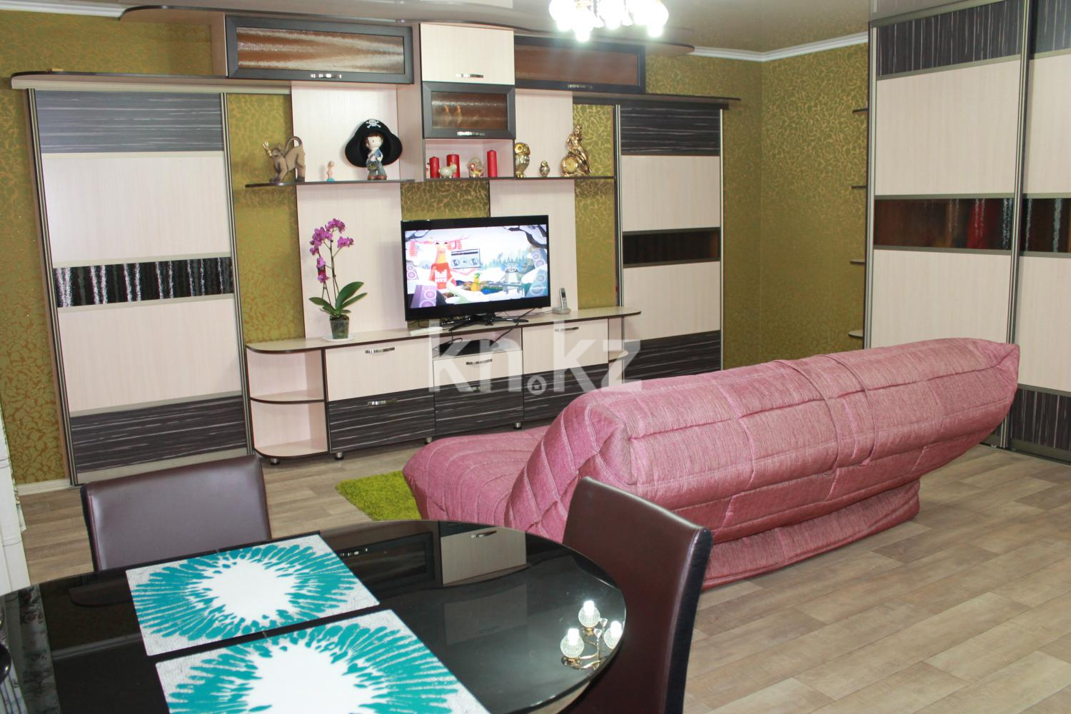 Аренда 2-комнатной квартиры посуточно, 60 м², Абая, дом  3 в Усть-Каменогорске