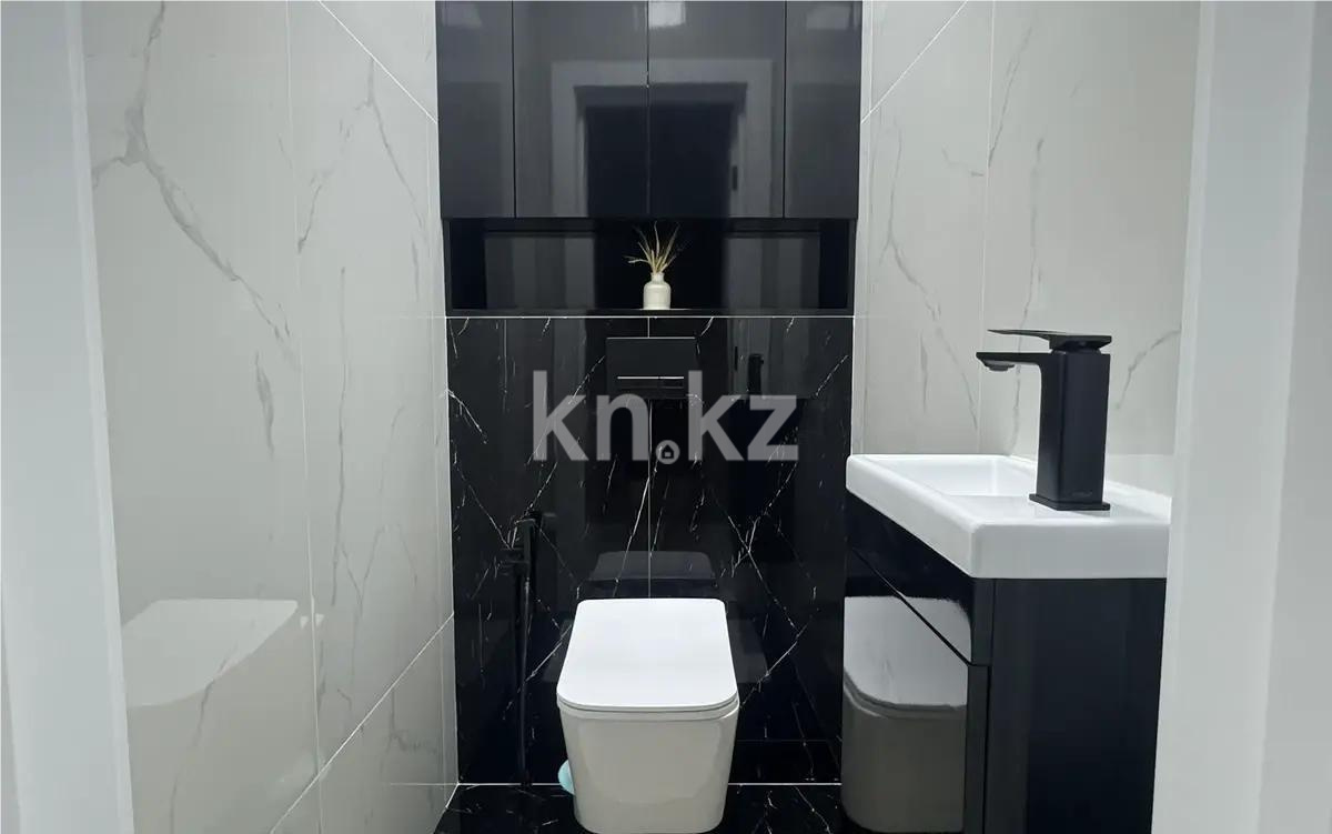 Продажа 3-комнатной квартиры, 90 м², 067 учетный квартал, дом  456/1 в Караганде - фото 7