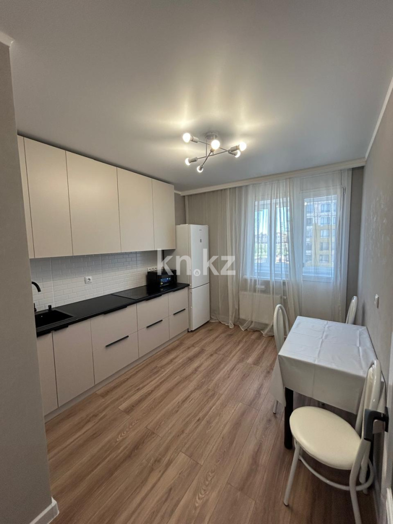 Аренда 1-комнатной квартиры, 42 м² в Астане