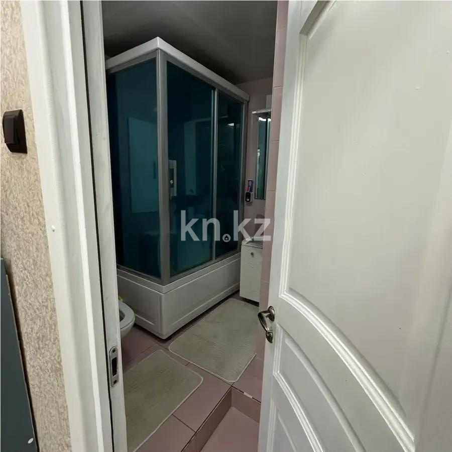 Продажа 3-комнатной квартиры, 65.4 м² в Алматы - фото 5