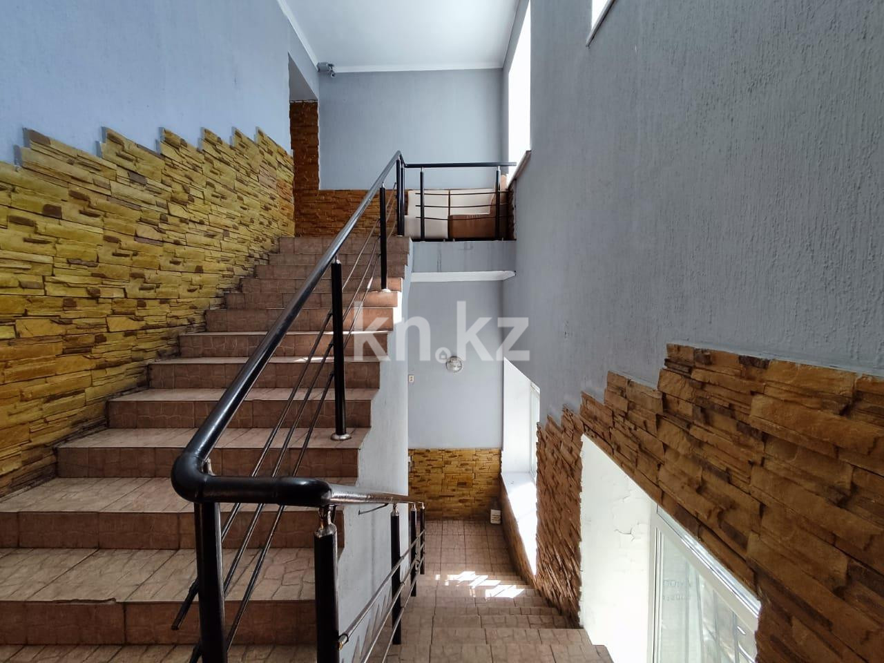 Продажа , 726.9 м², ул. Аманжолова в Караганде - фото 11