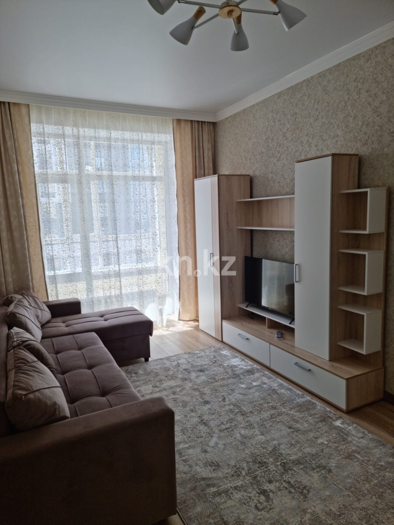 Аренда 1-комнатной квартиры, 40 м² в Астане