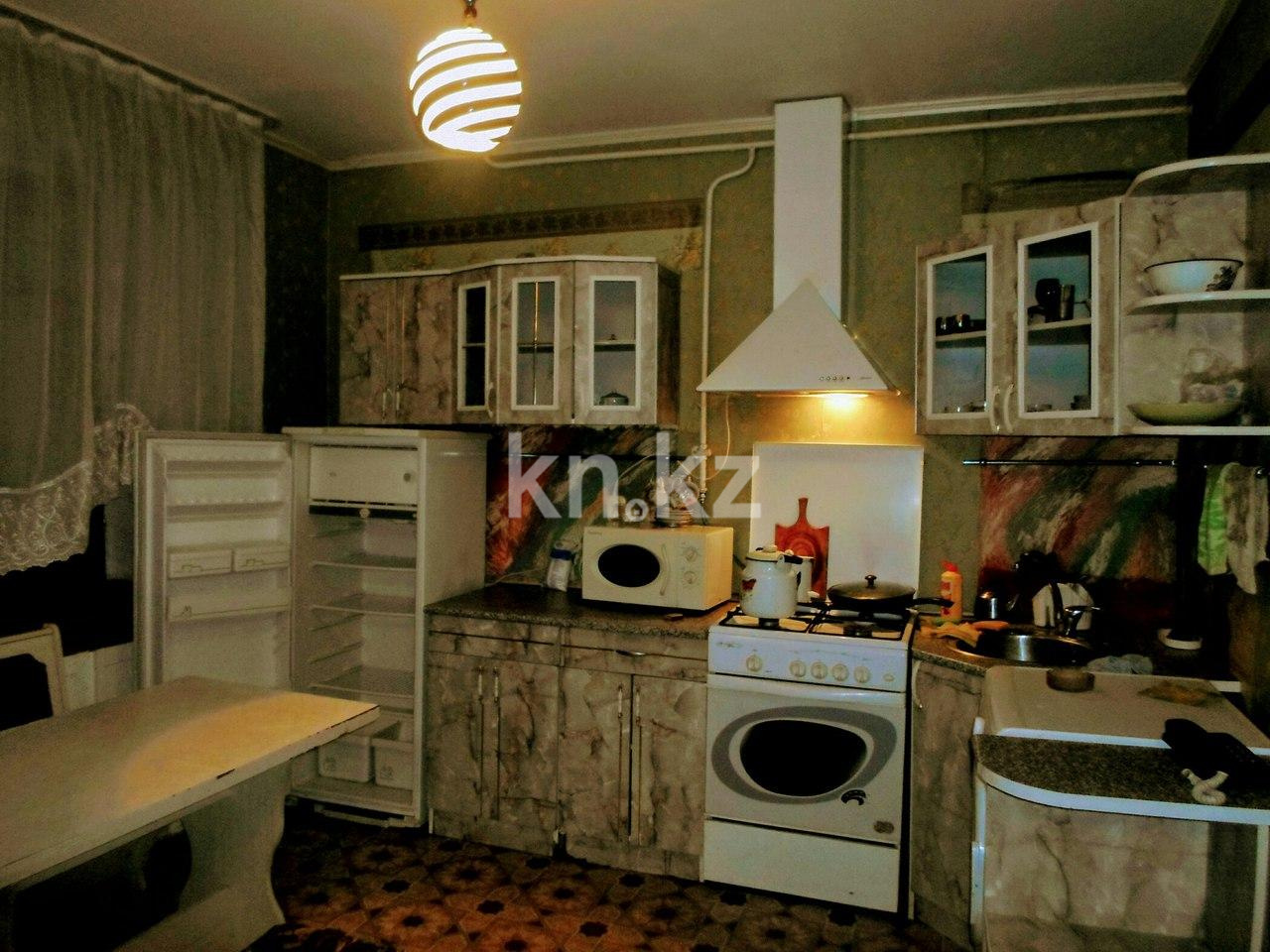 Продажа 3-комнатной квартиры, 65 м², пр. Назарбаева, дом  191/1 в Уральске