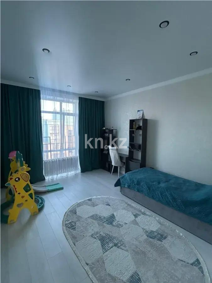 Продажа 4-комнатной квартиры, 110 м², ул. Ашимова, дом  15 в Караганде - фото 3