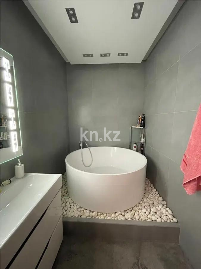 Продажа 2-комнатной квартиры, 72 м² в Алматы - фото 4