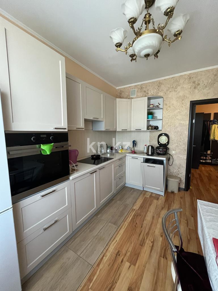 Продажа 2-комнатной квартиры, 65 м², пр. Шахтеров в Караганде - фото 6