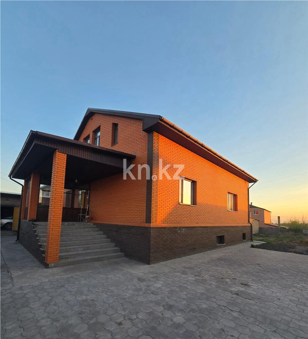 Продажа 7-комнатного дома, 330 м² в Караганде - фото 2
