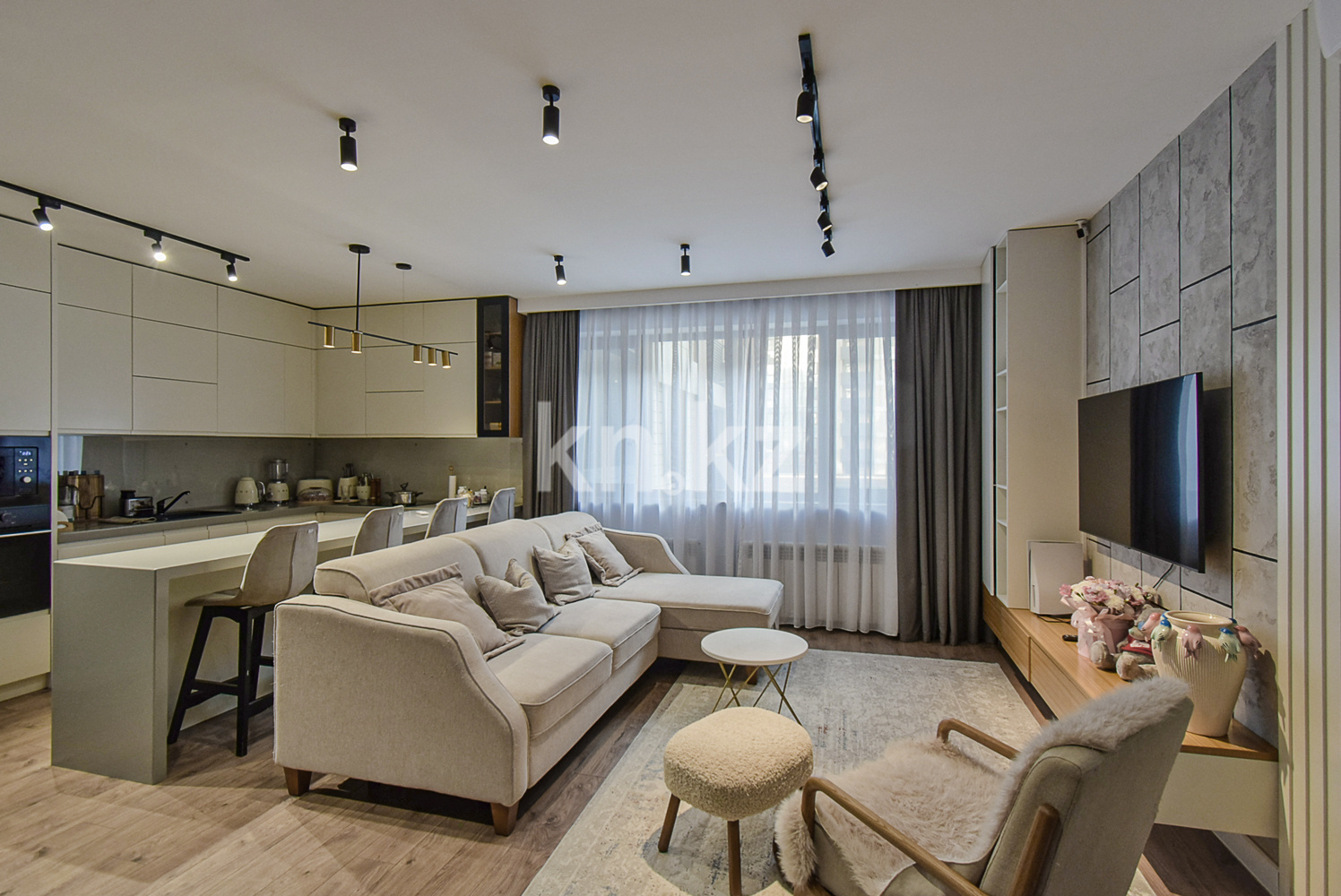 Продажа 3-комнатной квартиры, 138 м² в Алматы - фото 2