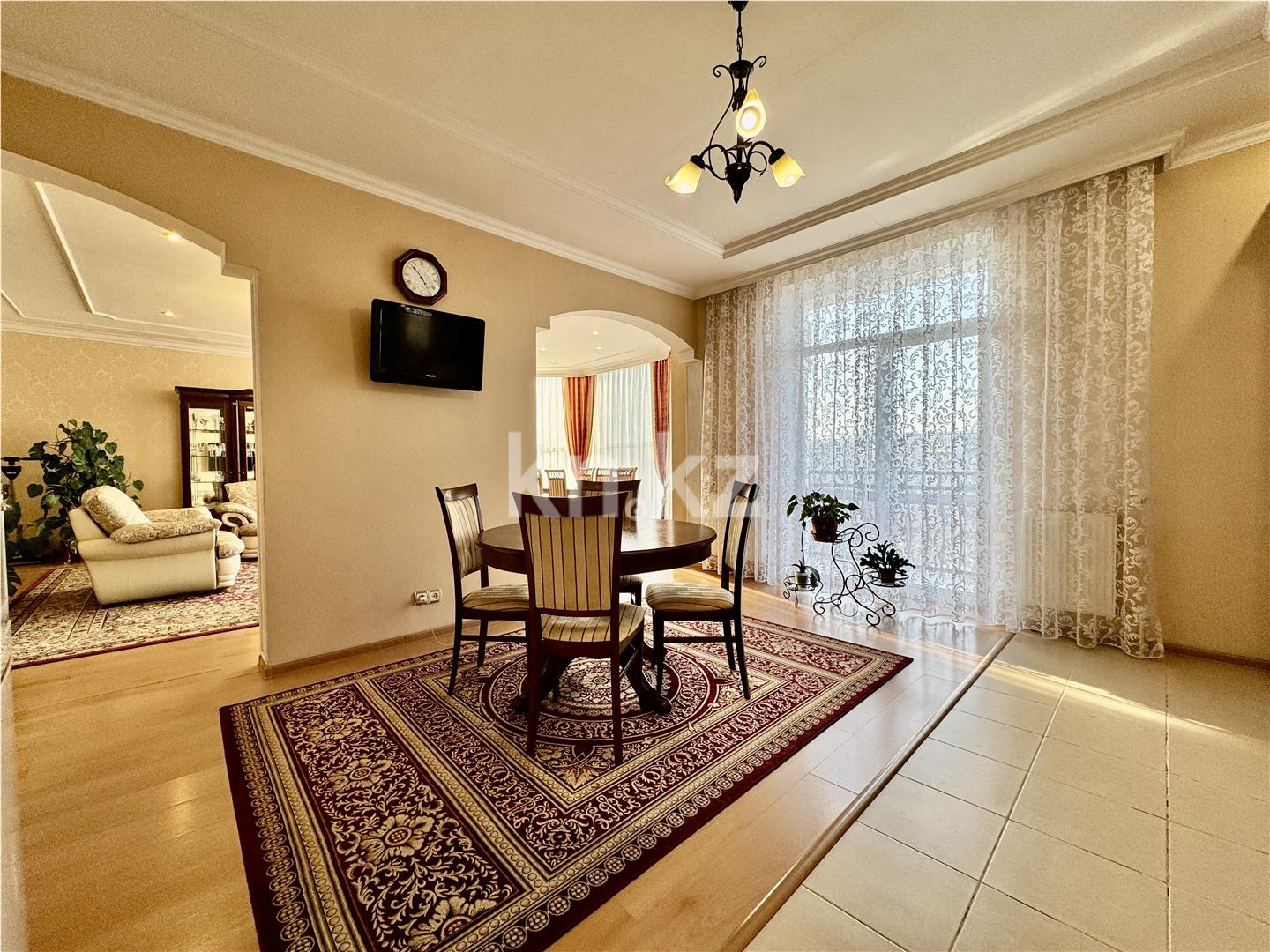 Продажа 3-комнатной квартиры, 132 м², ул. Абая, дом  5 в Караганде - фото 10