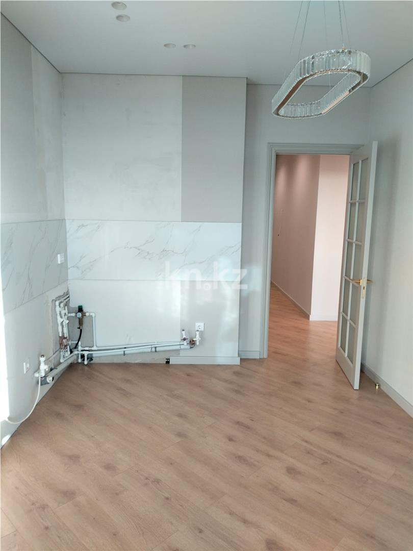 Продажа 2-комнатной квартиры, 64 м², ул. Букетова в Караганде - фото 2