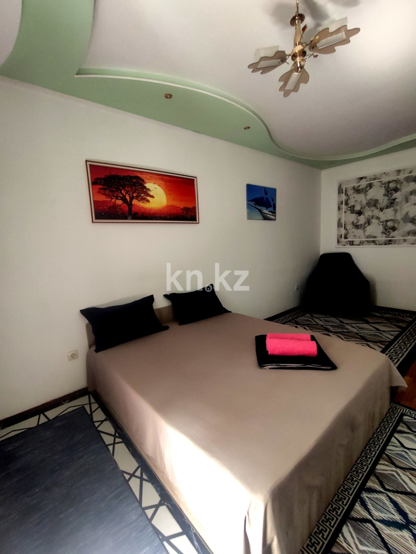 Аренда 1-комнатной квартиры посуточно, 40 м², мкр-н Аксай-1а, дом  31а - пр. Райымбека в Алматы - фото 2