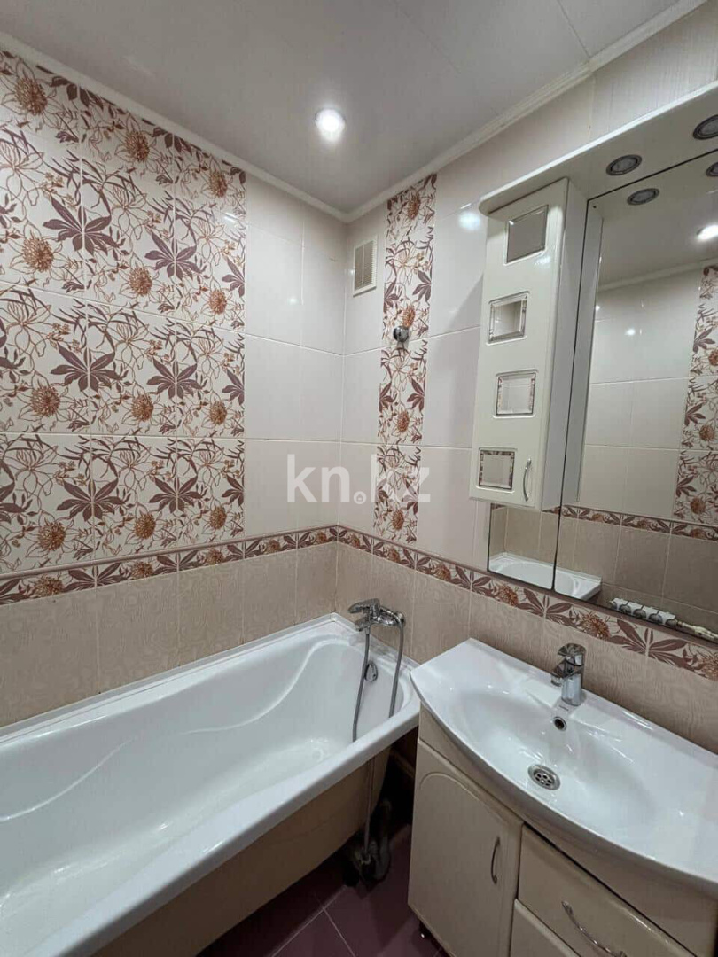 Продажа 3-комнатной квартиры, 63.3 м² в Уральске - фото 2