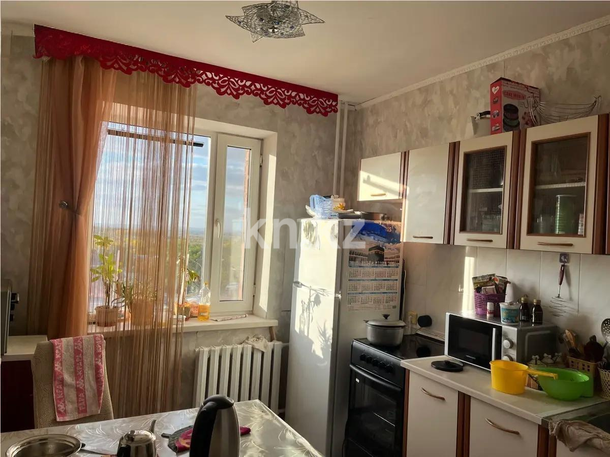 Продажа 4-комнатной квартиры, 75 м², мкр-н Голубые Пруды, дом  6 в Караганде - фото 4