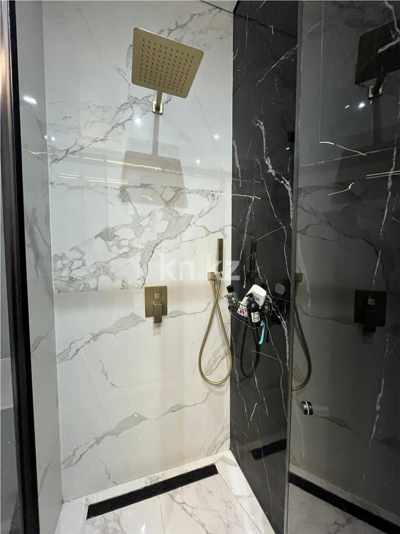 Продажа 3-комнатной квартиры, 100 м², ул. Ашимова, дом  15 в Караганде - фото 16