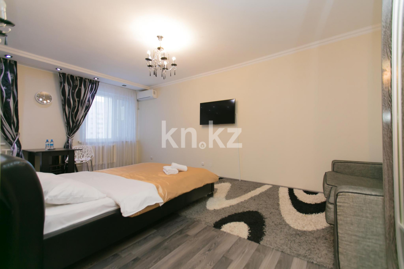 Аренда 1-комнатной квартиры посуточно, 45 м², ул. Достык, дом  12 - ул. Сауран в Астане