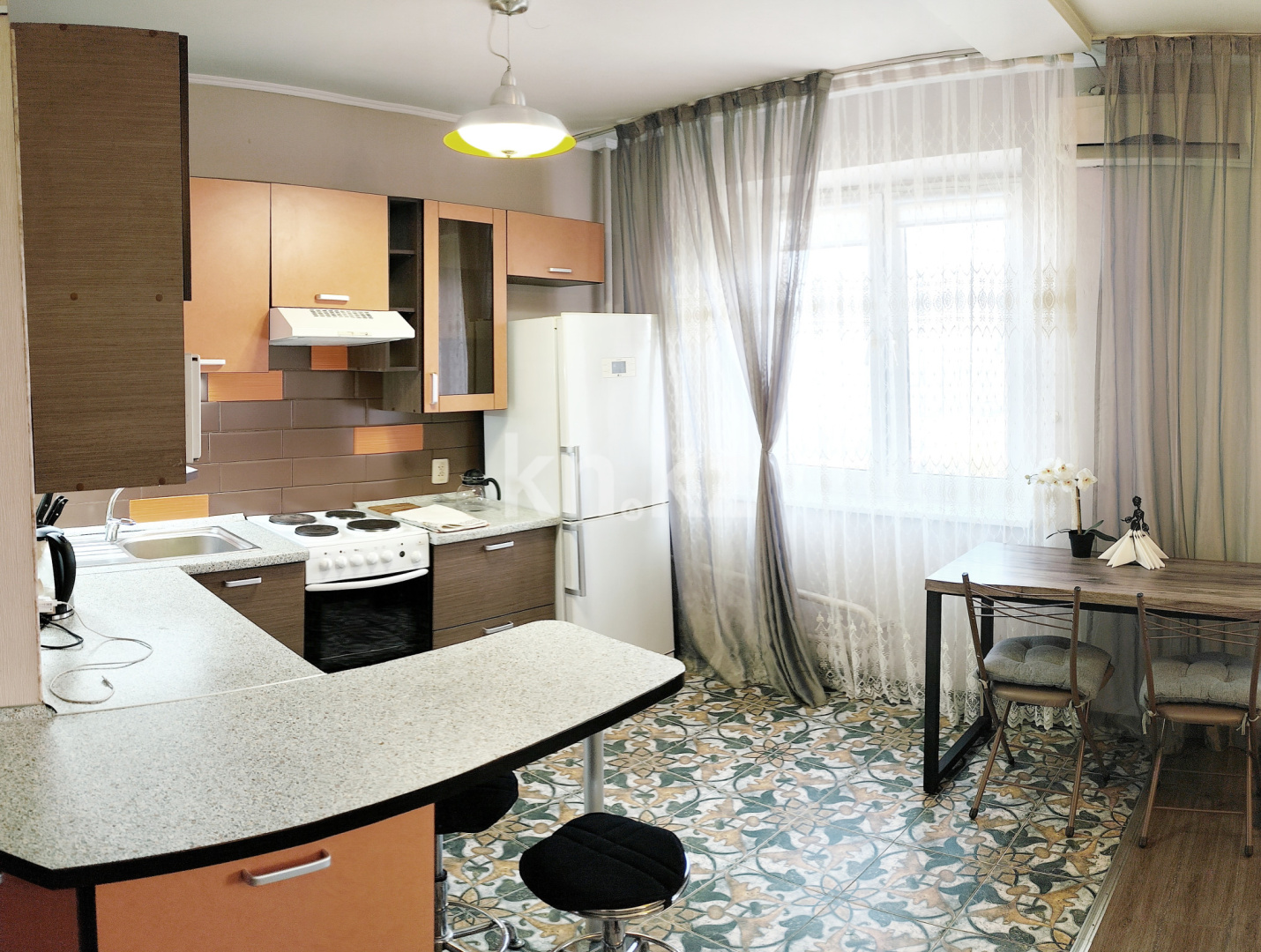 Аренда 1-комнатной квартиры посуточно, 50 м², Самал-1 мкр-н, дом  31 - ул. Жолдасбекова в Алматы - фото 7