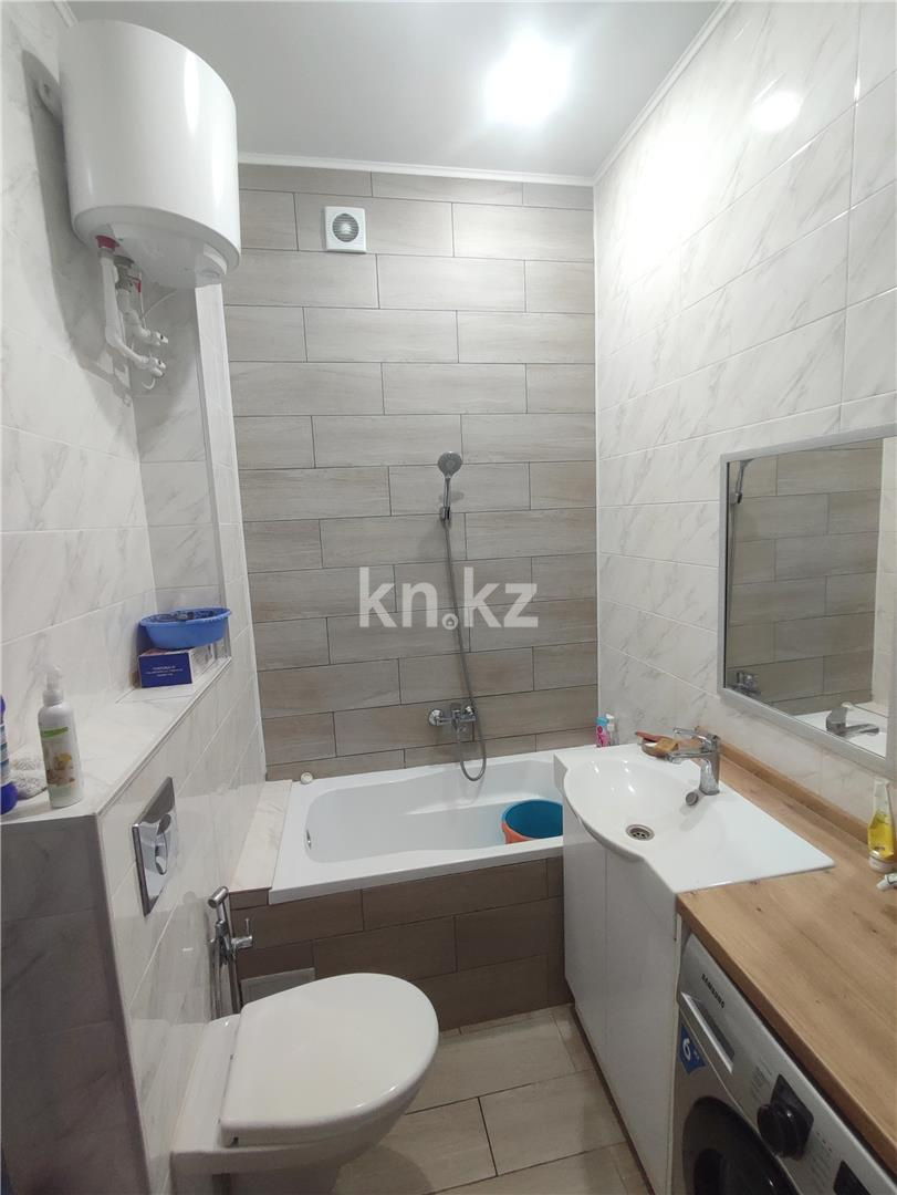 Продажа 3-комнатной квартиры, 100 м², ул. Таттимбета, дом  19/14 в Караганде - фото 16