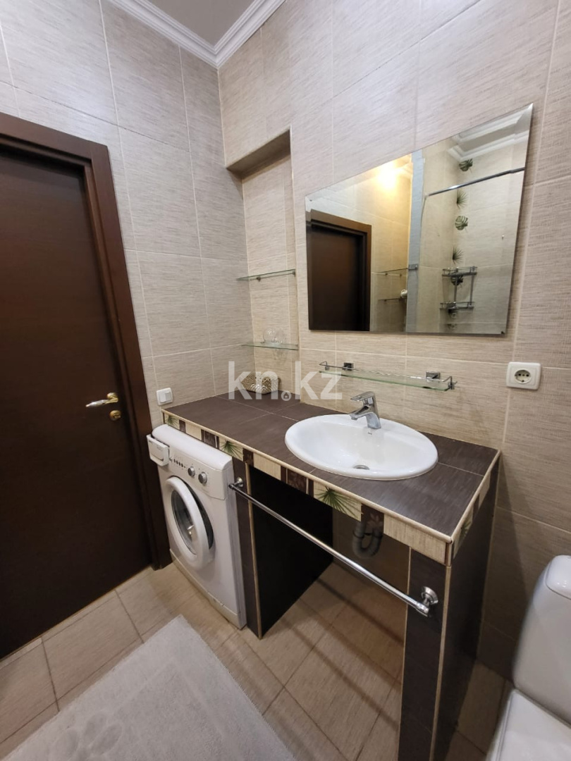 Аренда 1-комнатной квартиры, 50 м², ул. Ходжанова, дом  76 - пр. Аль-Фараби в Алматы - фото 16