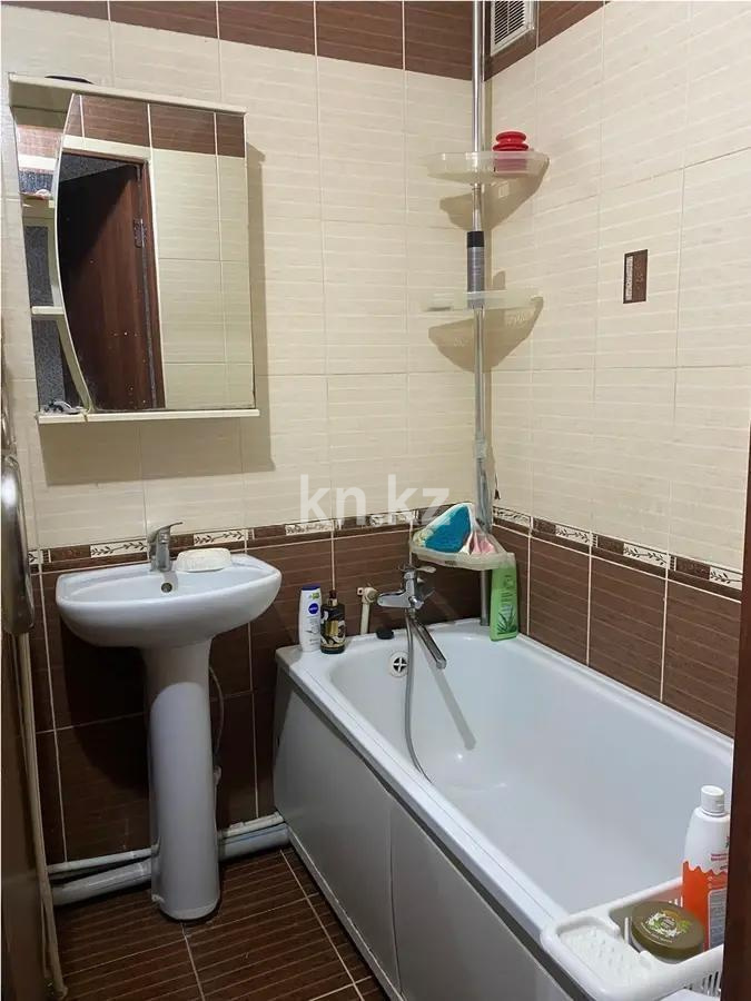 Продажа 4-комнатной квартиры, 76 м², мкр-н Восток-2, дом  14 в Караганде - фото 6