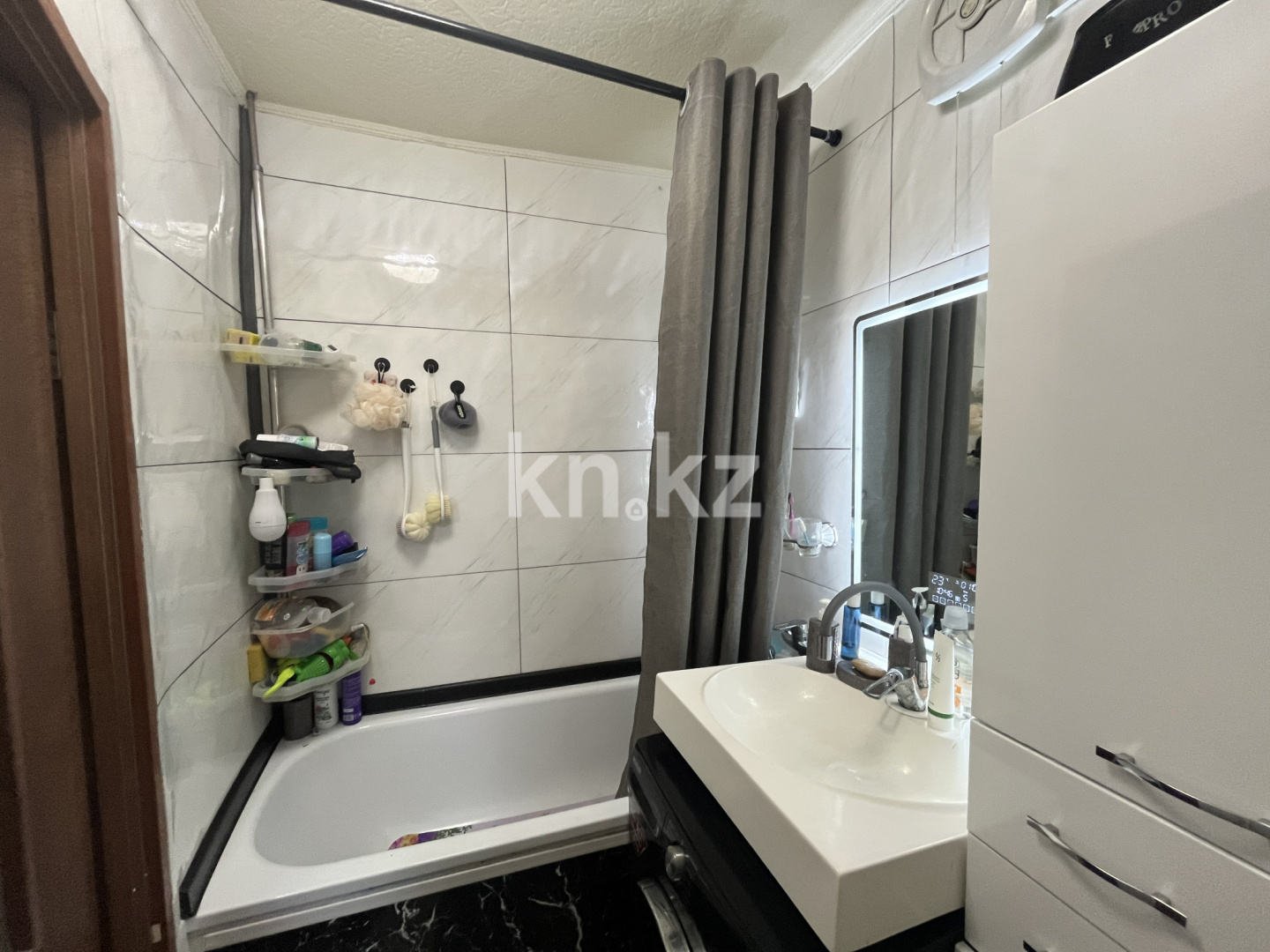 Продажа 3-комнатной квартиры, 52.6 м², мкр-н 21, дом  1 в Караганде - фото 9