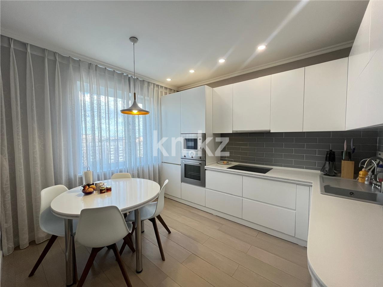 Продажа 2-комнатной квартиры, 69 м², пр. Шахтеров, дом  60 в Караганде - фото 9