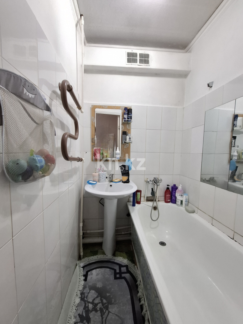 Продажа 2-комнатной квартиры, 45 м², 2 квартал, дом  18 в Караганде - фото 7