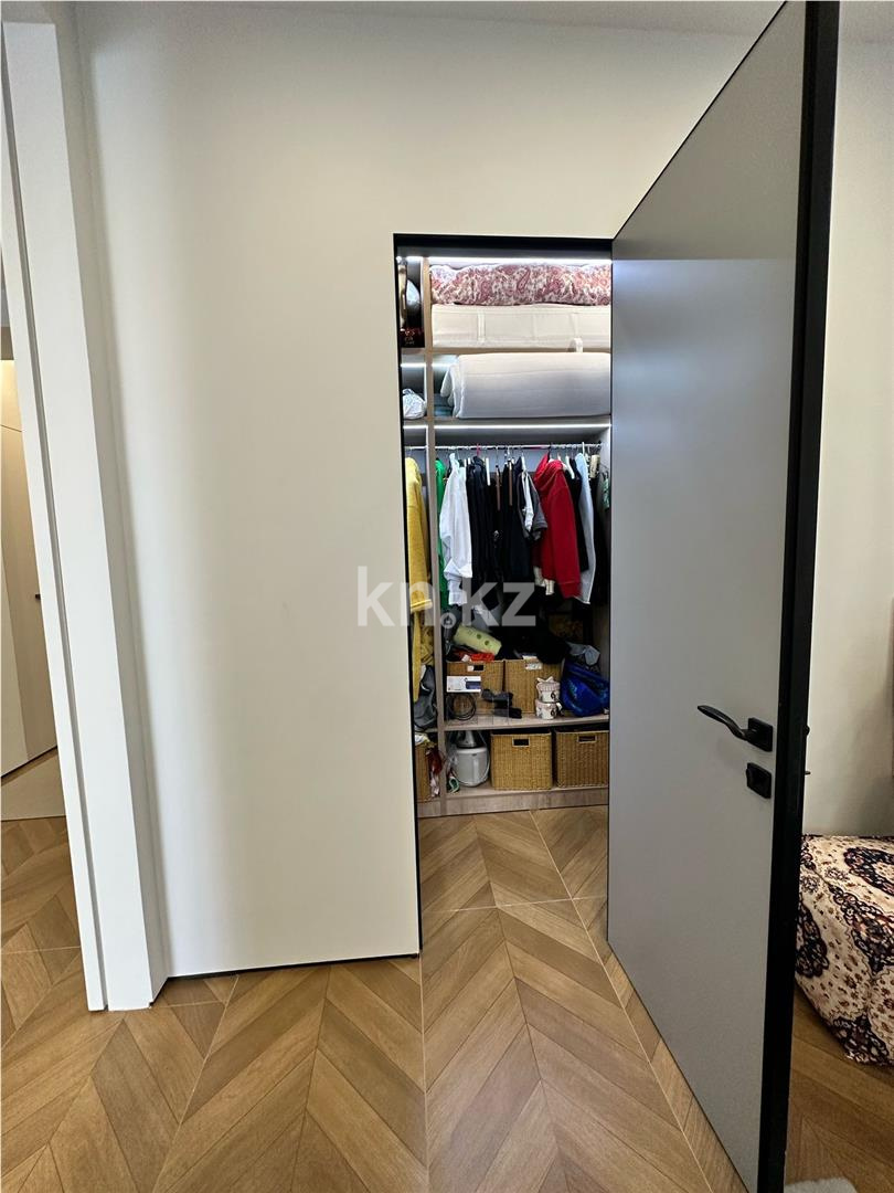 Продажа 2-комнатной квартиры, 63 м², пр. Республики, дом  49 в Караганде - фото 8