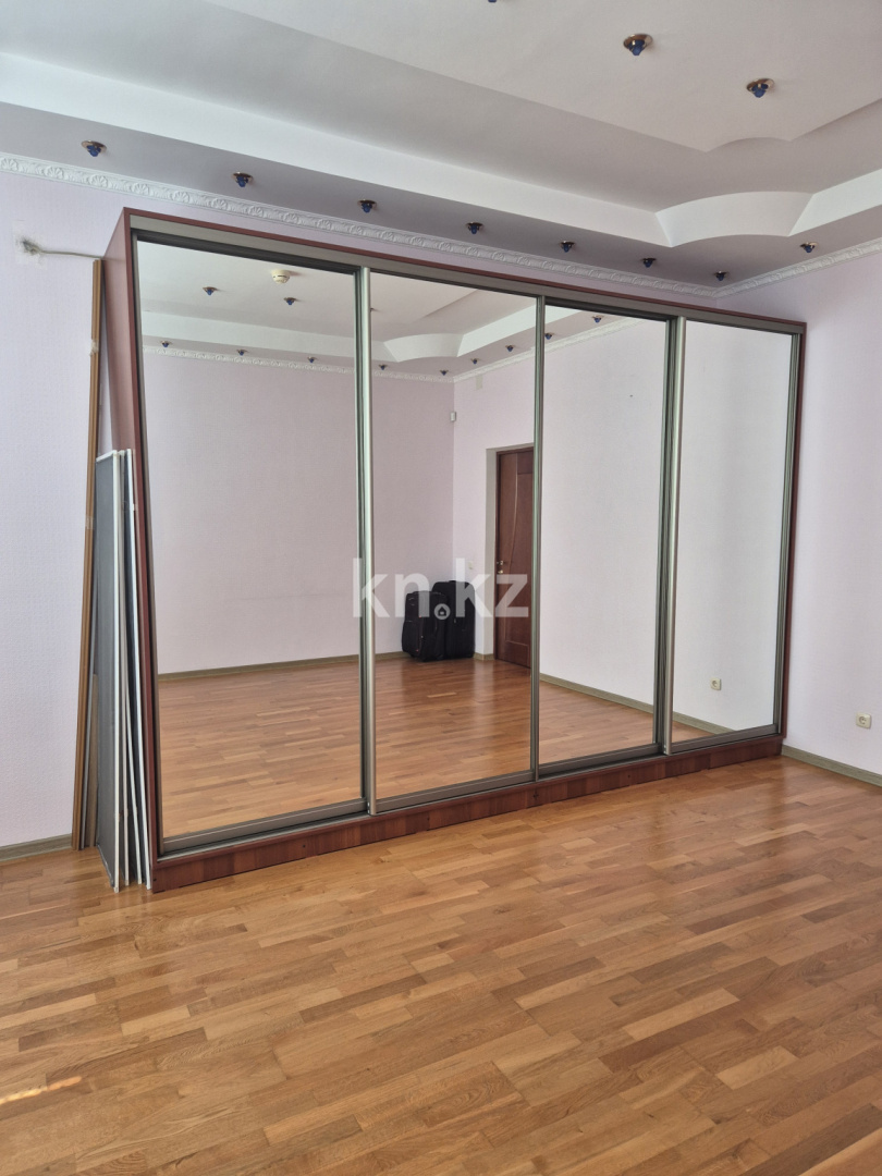 Продажа 4-комнатной квартиры, 129.6 м², ул. Смагулова, дом  56а в Атырау - фото 6