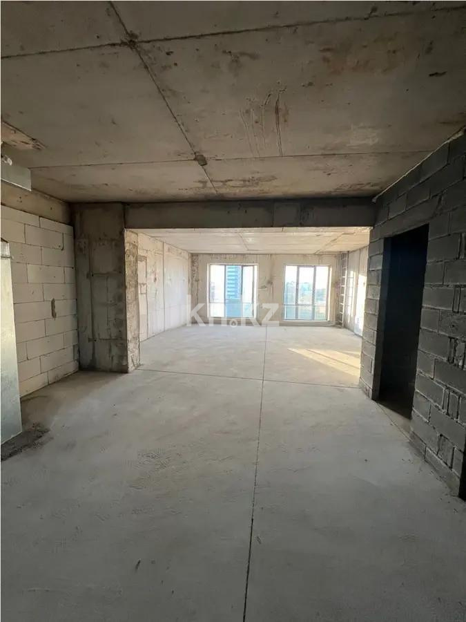 Продажа 3-комнатной квартиры, 82 м², ул. Ауэзова, дом  2/8 в Алматы