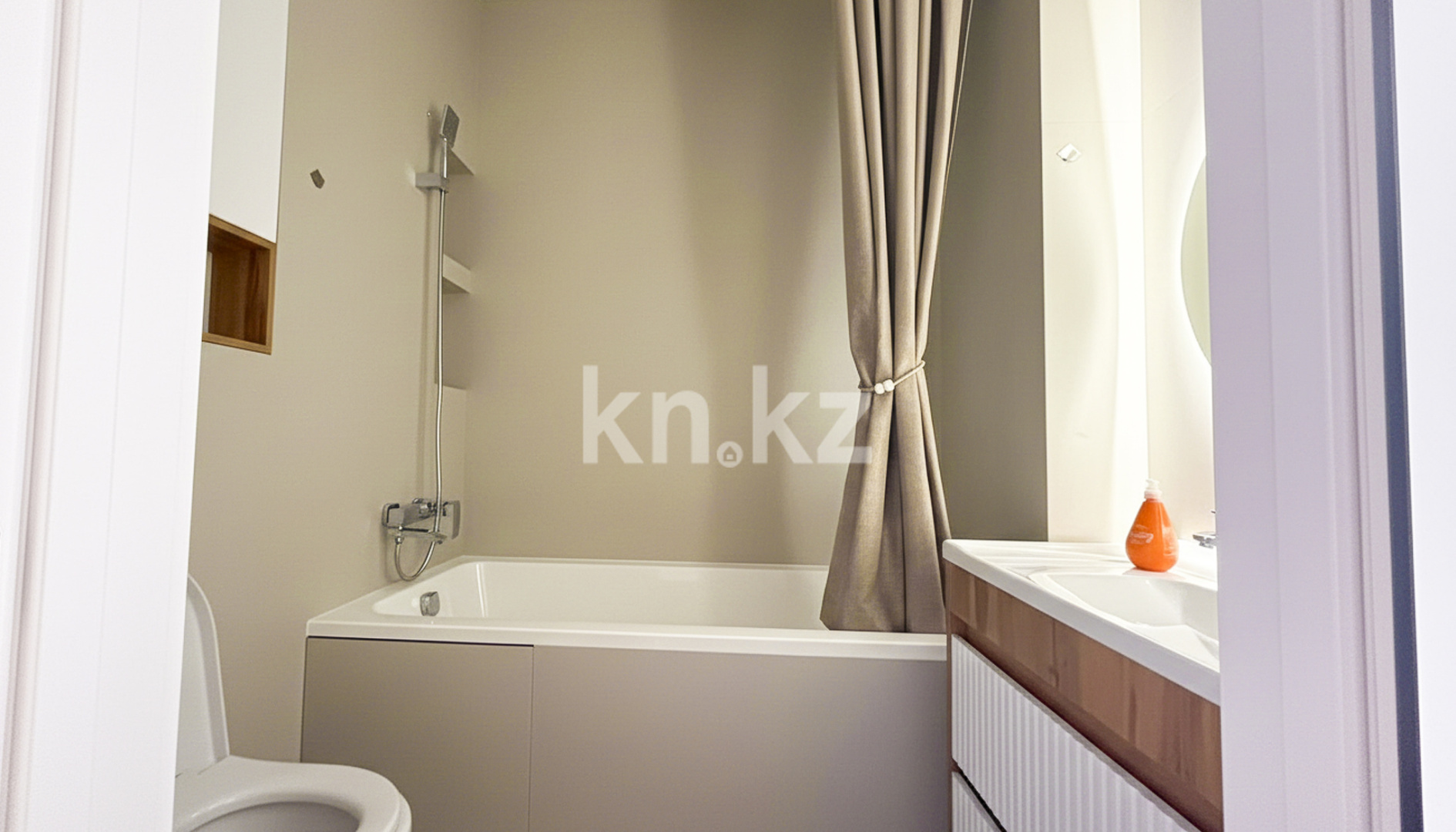 Аренда 2-комнатной квартиры посуточно, 53 м² в Алматы - фото 14