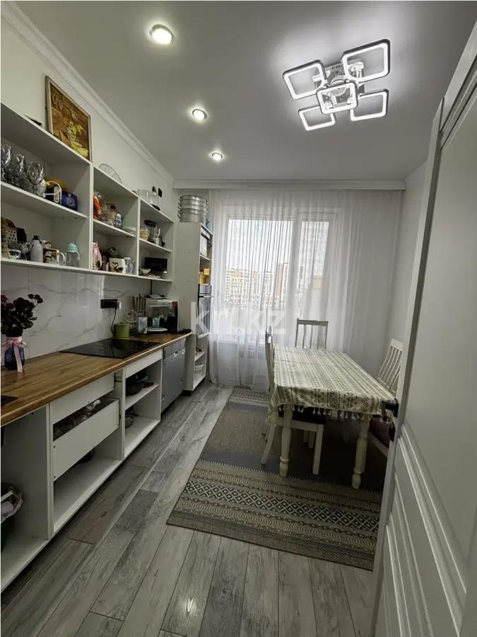 Продажа 3-комнатной квартиры, 84 м², ул. Омарова, дом  21/1 в Астане - фото 2