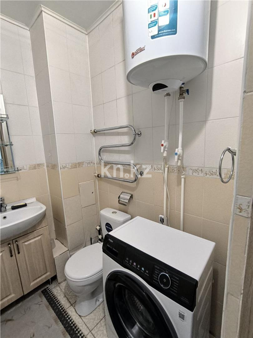 Продажа 2-комнатной квартиры, 60 м², пр. Шахтеров в Караганде - фото 11