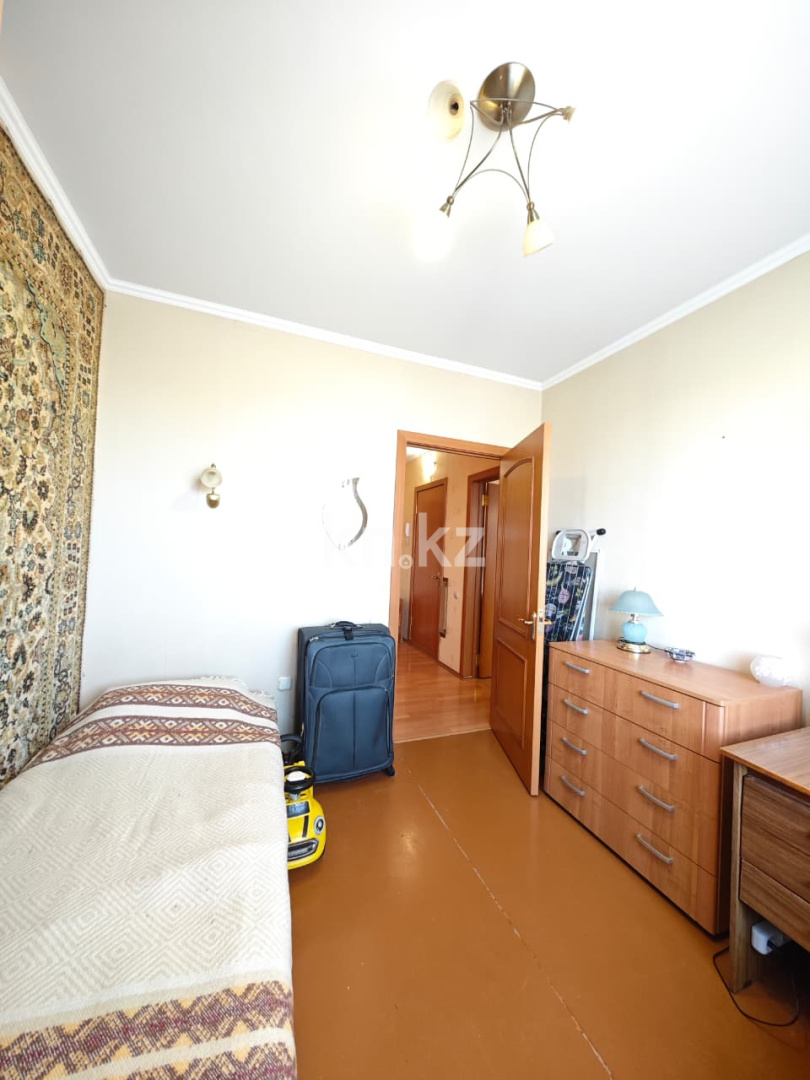 Продажа 4-комнатной квартиры, 75 м², пр. Шахтеров, дом  7 в Караганде - фото 8