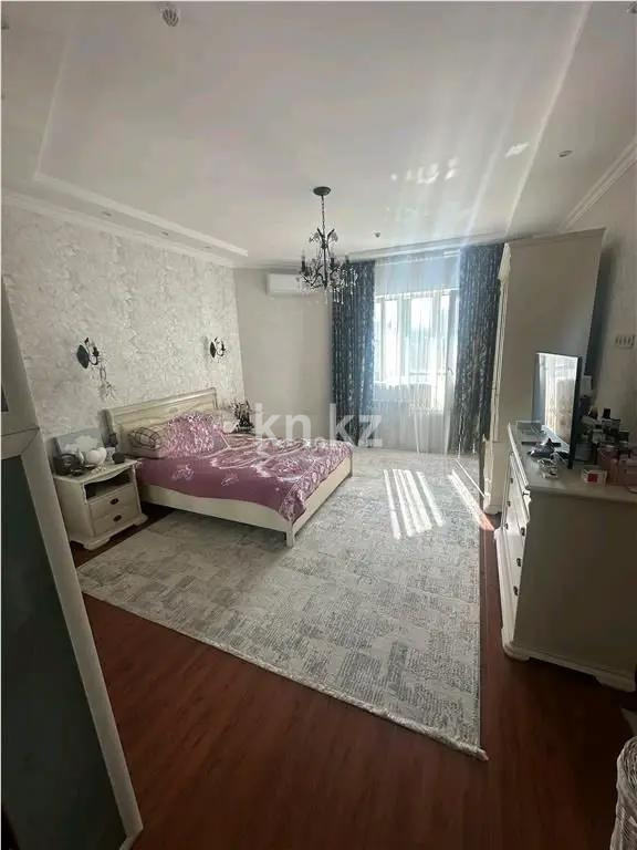Продажа 3-комнатной квартиры, 130 м², ул. Курмангазы, дом  145 в Алматы - фото 3