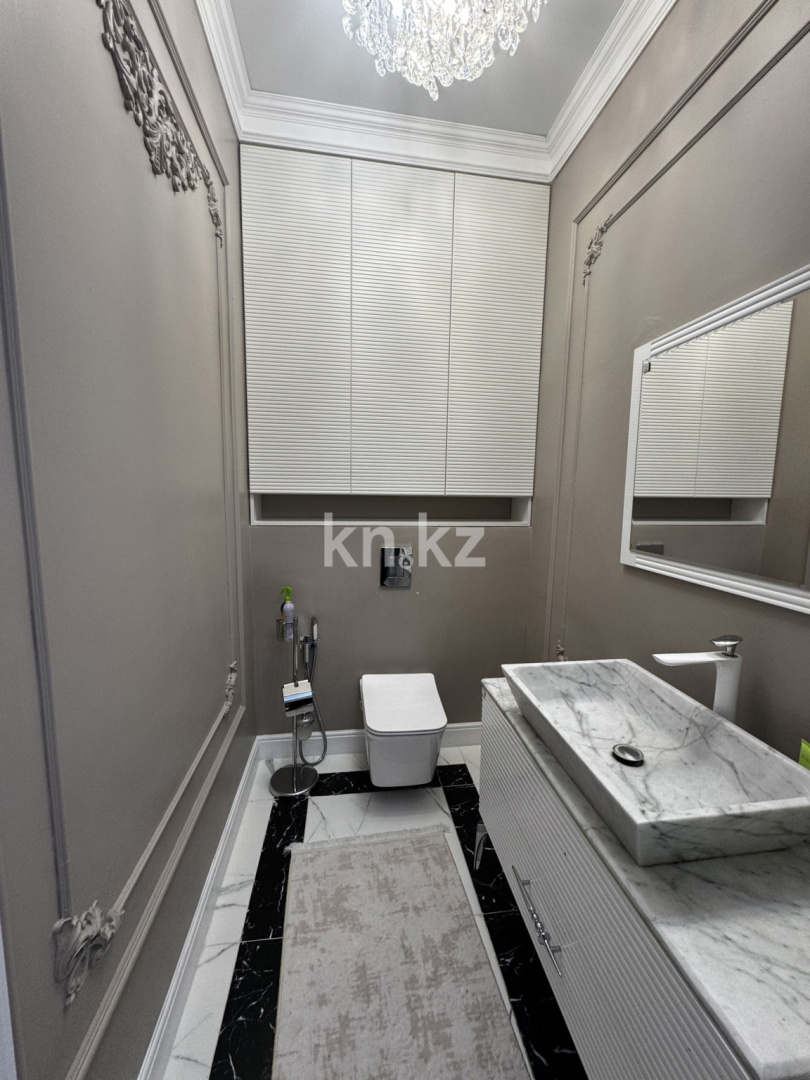 Продажа 3-комнатной квартиры, 111 м², ул. Утеген батыра, дом  11в в Алматы - фото 25