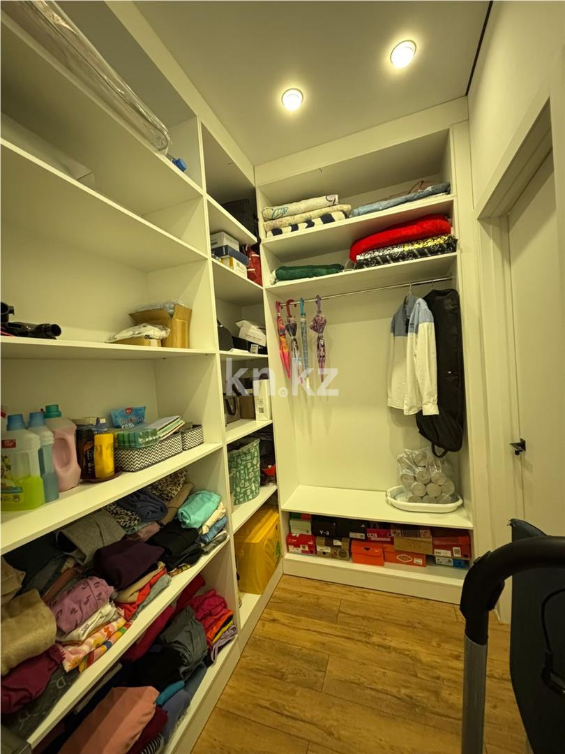 Продажа 2-комнатной квартиры, 69 м², ул. Муканова в Караганде - фото 5